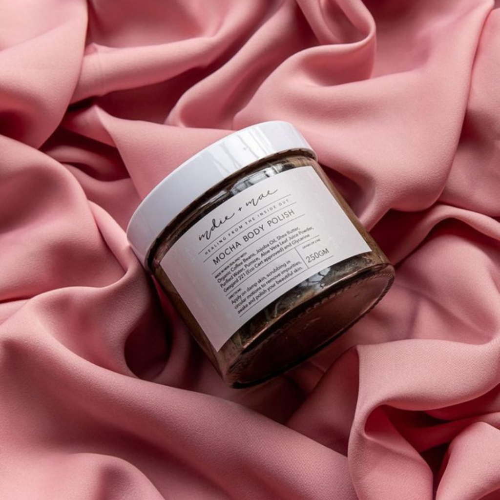 Sebuah gambar dapat berbicara lebih banyak daripada ribuan kata, dan dalam konteks penjualan, foto produk yang baik dapat mendorong keputusan pembelian.