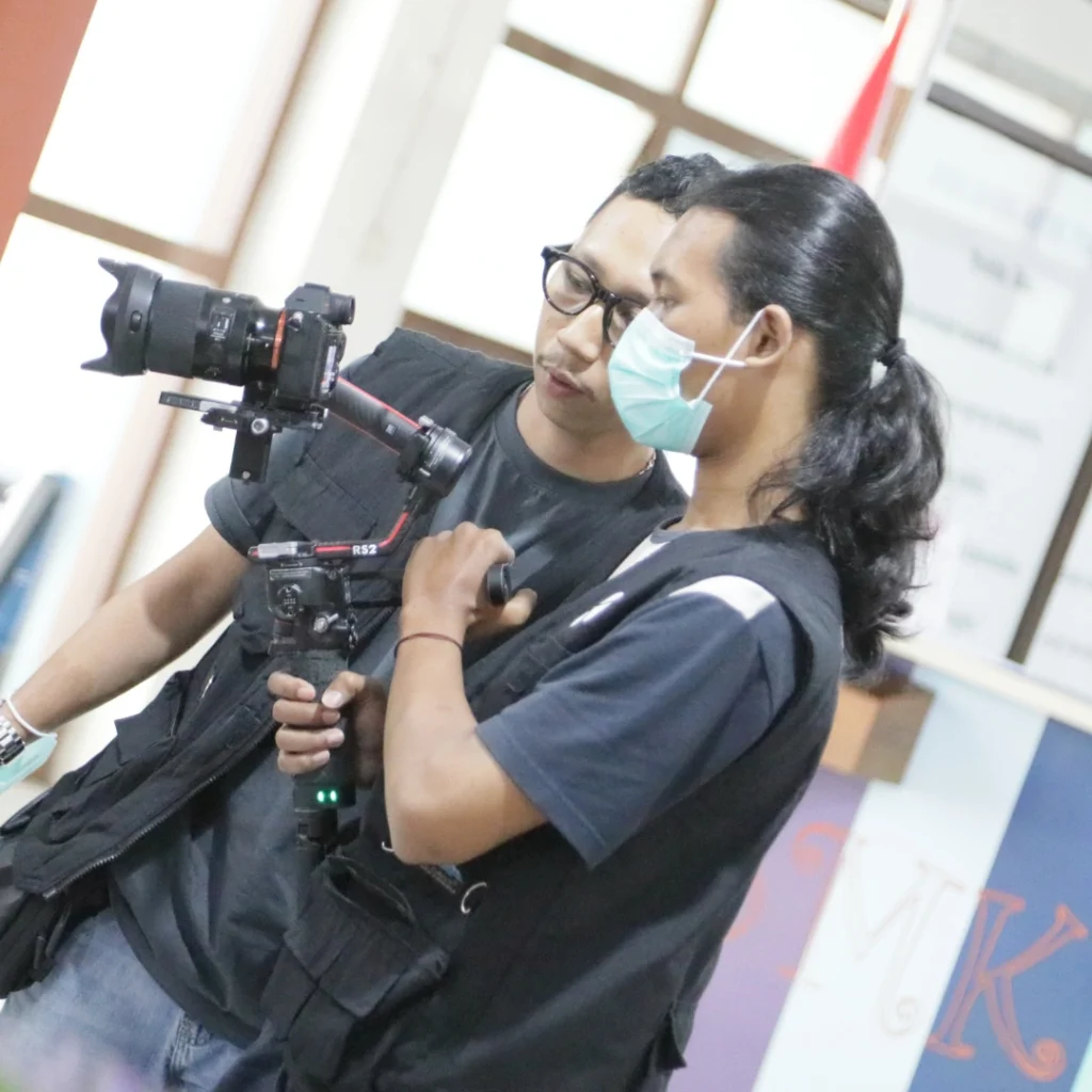 Kami berfokus pada menghasilkan konten yang tidak hanya informatif, tetapi juga menarik bagi audiens Anda.