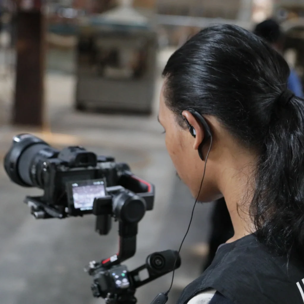 Video company profile yang menarik dan profesional dapat menjadi alat yang efektif untuk memperkenalkan perusahaan kepada audiens lebih luas.