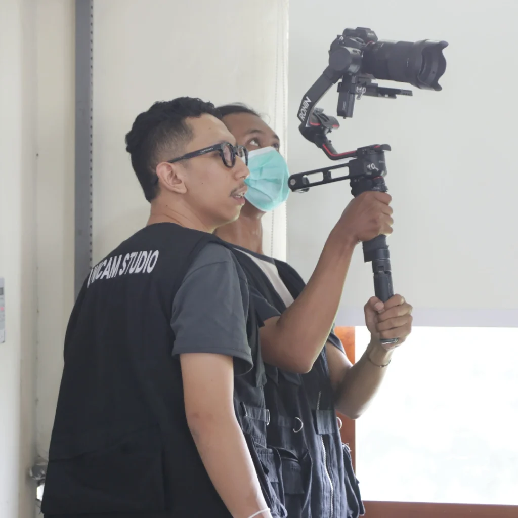 Unicam Studio selalu mengutamakan kualitas dalam setiap produksinya. Dengan menggunakan teknologi terbaru dan proses produksi yang cermat, hasil produksi dari Unicam Studio selalu memenuhi standar tertinggi.