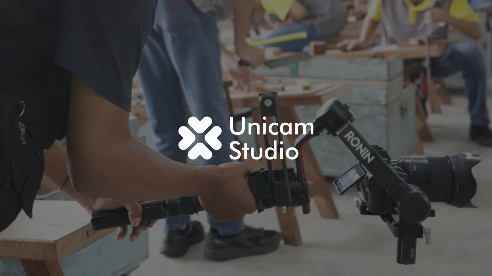 Jasa Interactive Experience Tangerang dari UNICAM STUDIO untuk event, pameran, museum, brand activation, dengan teknologi visual interaktif.