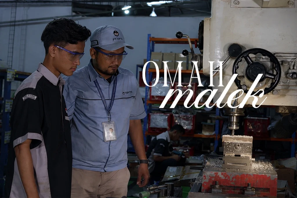 Film Omah Malek for the Ministry of Industry of Indonesia, highlighting perseverance, self-reflection, and character development through cinematic storytelling.